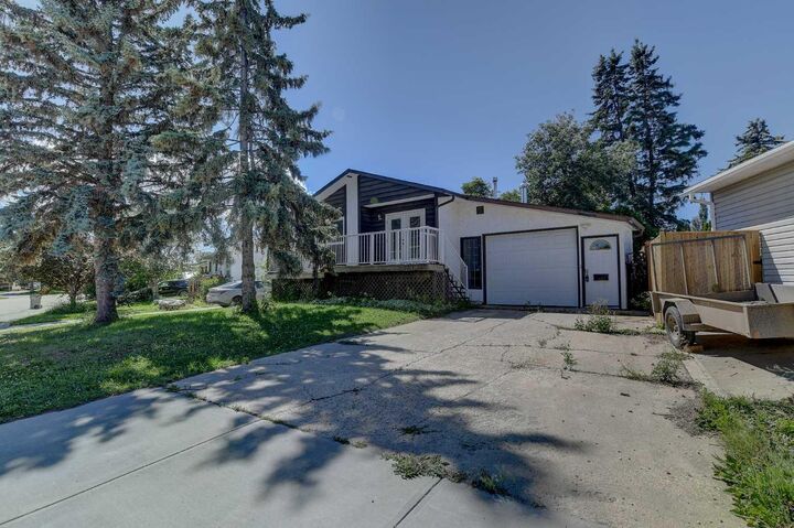 Property Photo: 7314 98 Street AB T8V 4X8