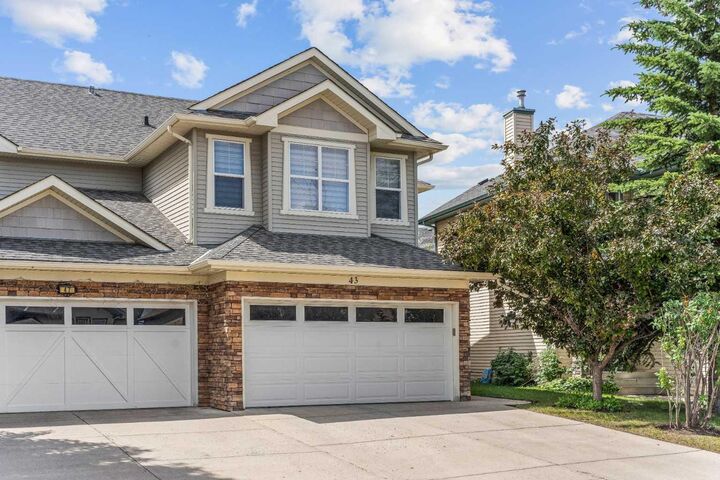 Property Photo: 43 Cougar Ridge Bay SW AB T3H 5C4