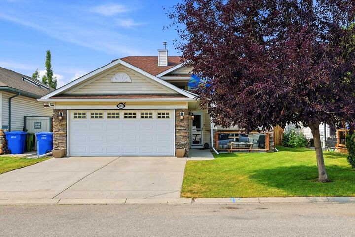 Property Photo: 285 West Creek Springs Springs AB T1Y 1N7