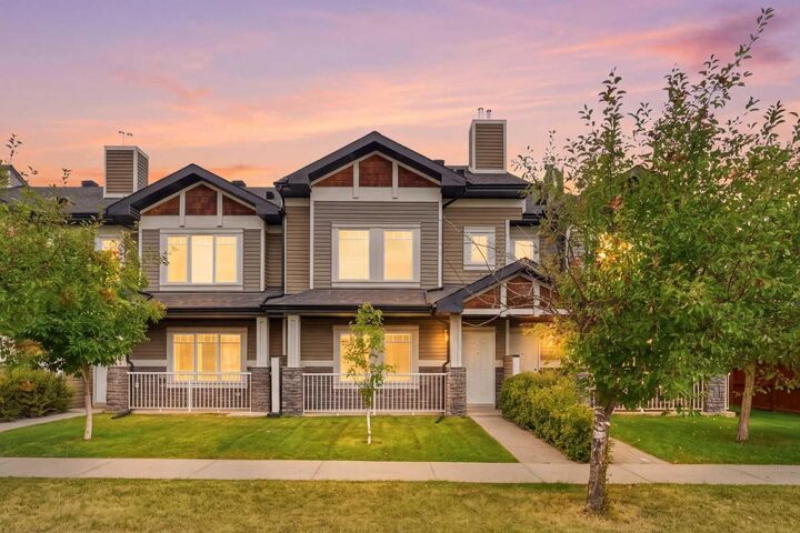 149 Prestwick Villas SE — photo 1