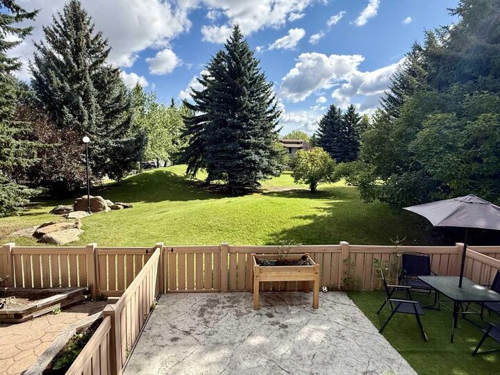 Property Photo: 58 Canterbury Gardens SW AB T2W 2S9