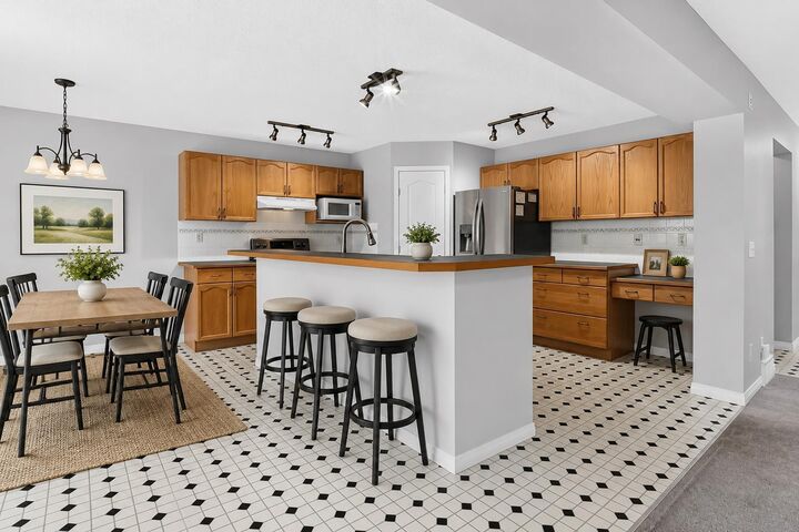 Property Photo: 171 Oakmere Green AB T1X 1N4
