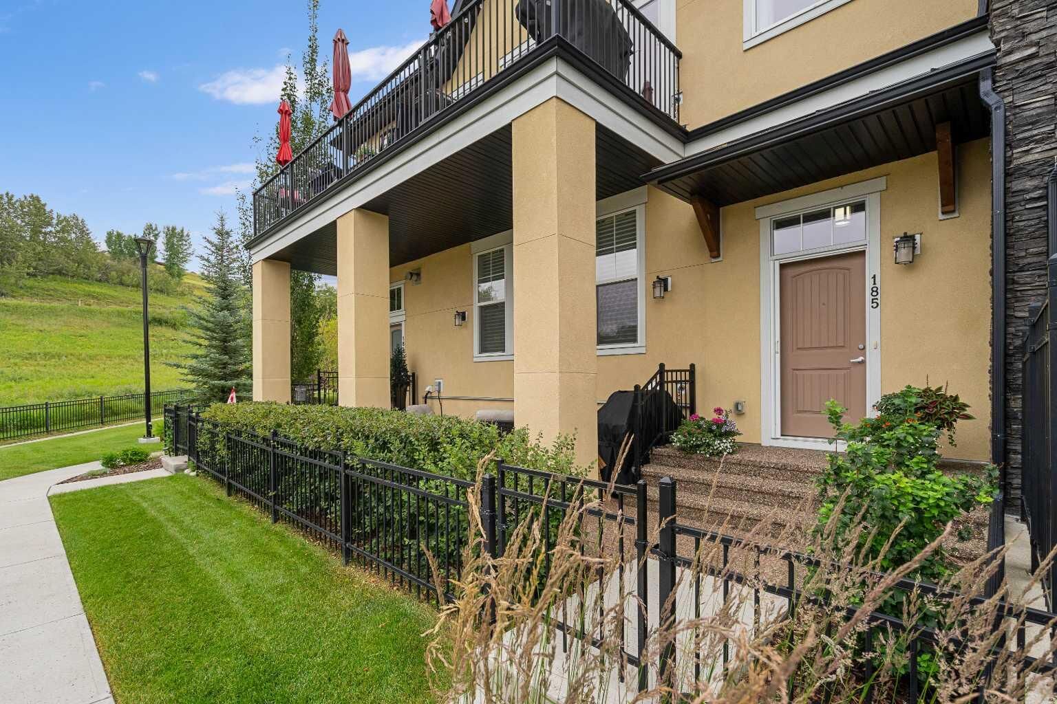 Property Photo: 185 Cranbrook Villas SE AB T3M 1Z3