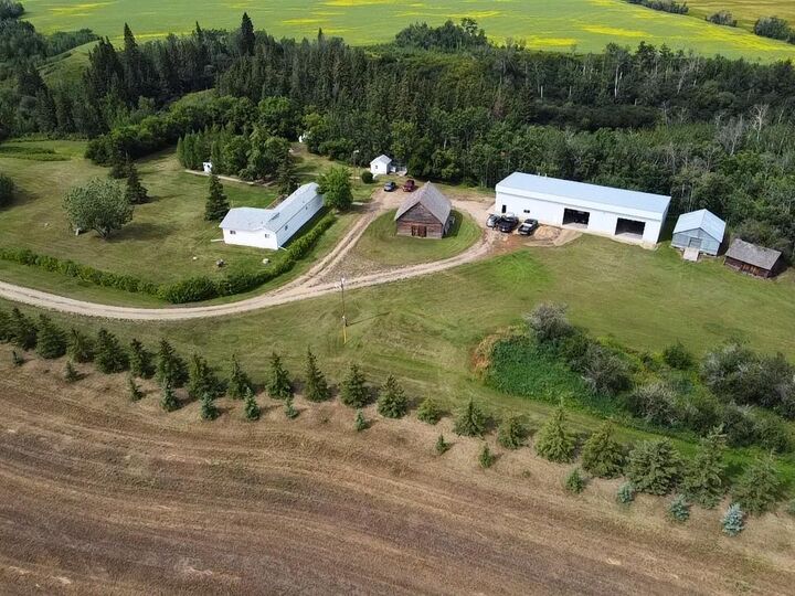 Property Photo: 783026 2 Highway AB T0H 0B7