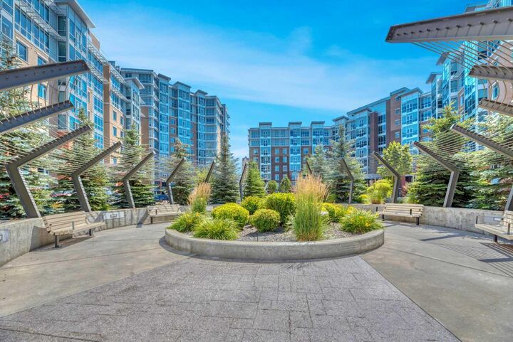 Property Photo: 16 Varsity Estates Circle NW 1103 AB T3A 2C5