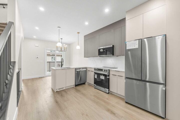 Property Photo: 67 Panatella Square NW 301 AB T3K 2S7