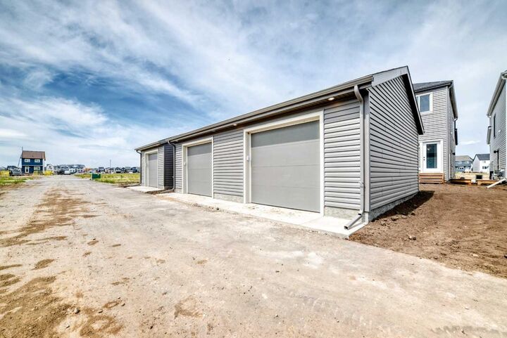 Property Photo: 277 Heirloom Way SE AB T3S 0H2