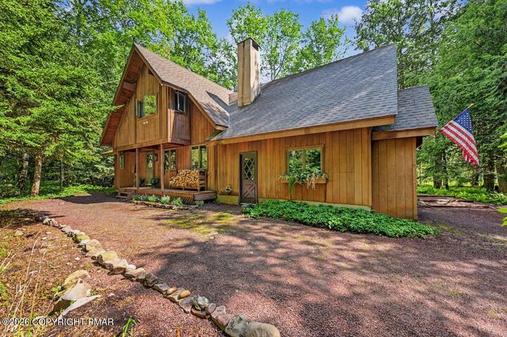 Property Photo: 1177 Deer Trail Road PA 18350