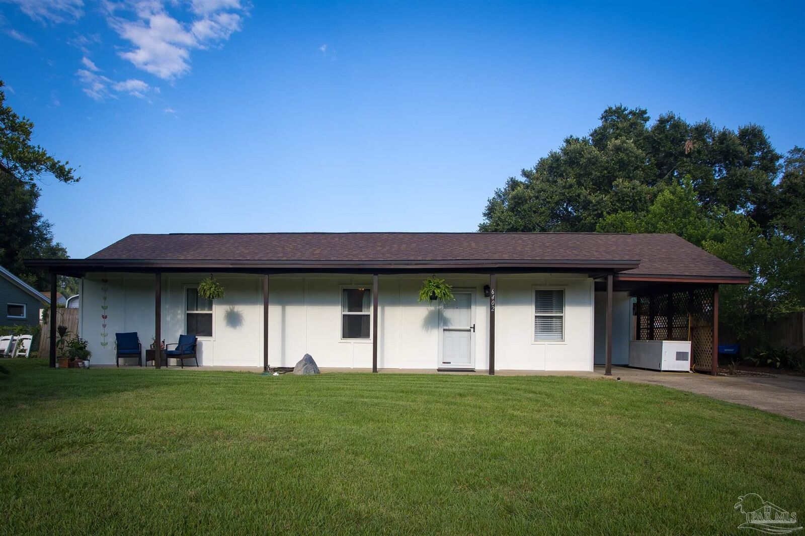 Property Photo: 6402 Beauclair Dr FL 32504