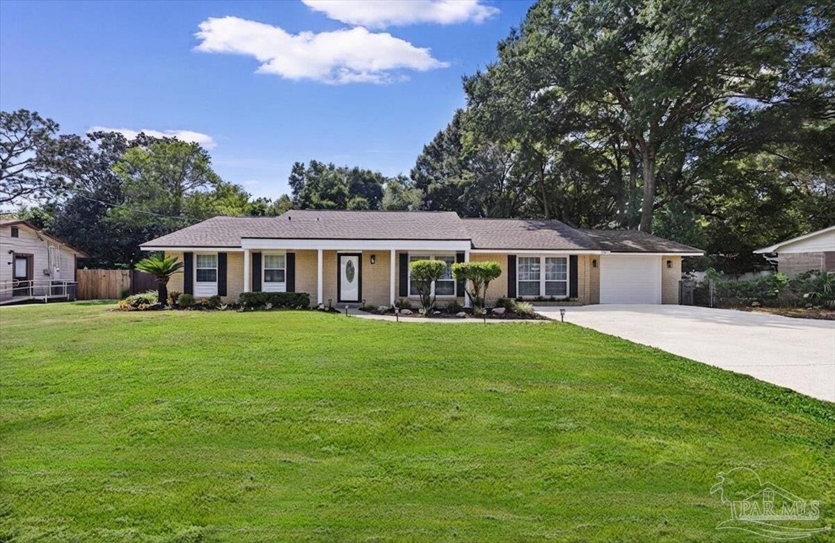 Property Photo:  5431 Tomlinson Dr  FL 32526 
