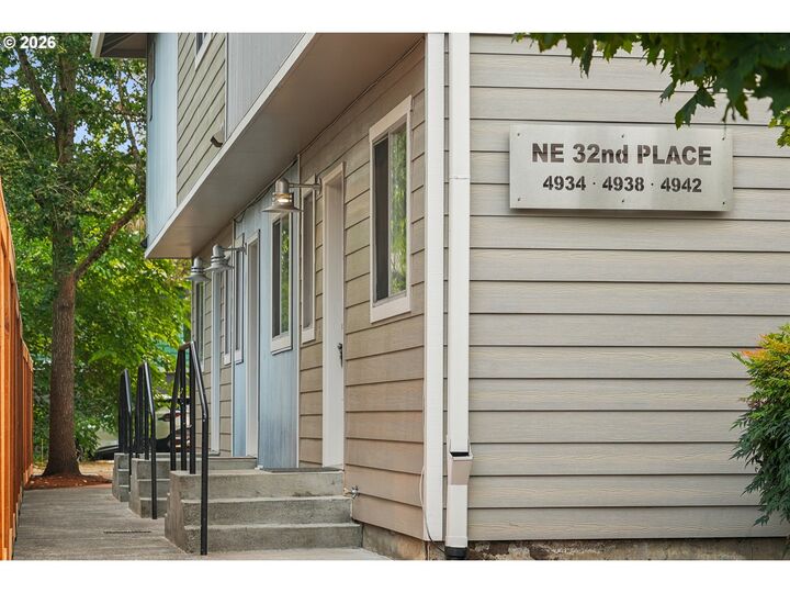 Property Photo:  4934 NE 32nd Pl  OR 97211 