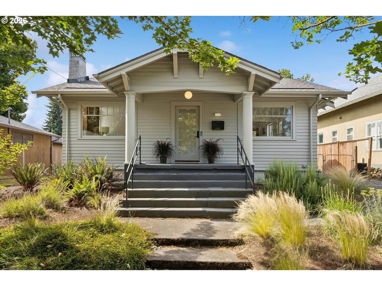 Property Photo:  1260 N Winchell St  OR 97217 