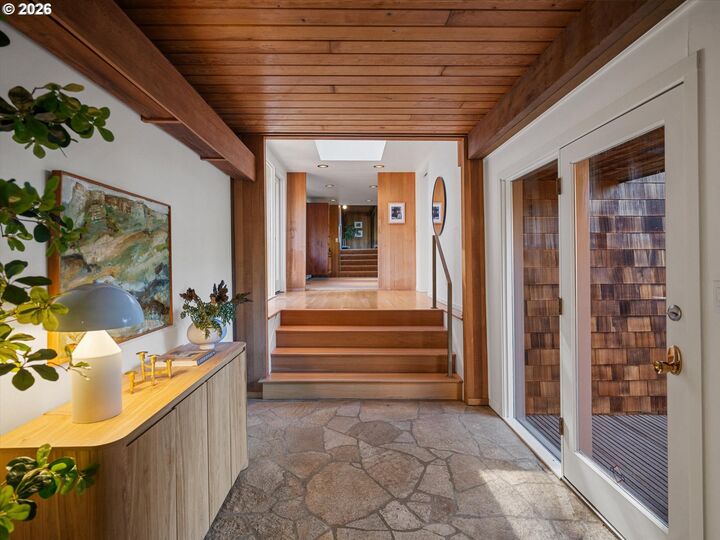 Property Photo:  3012 SW 55th Dr  OR 97221 