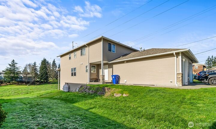 Property Photo: 2905 11th Street B WA 98201