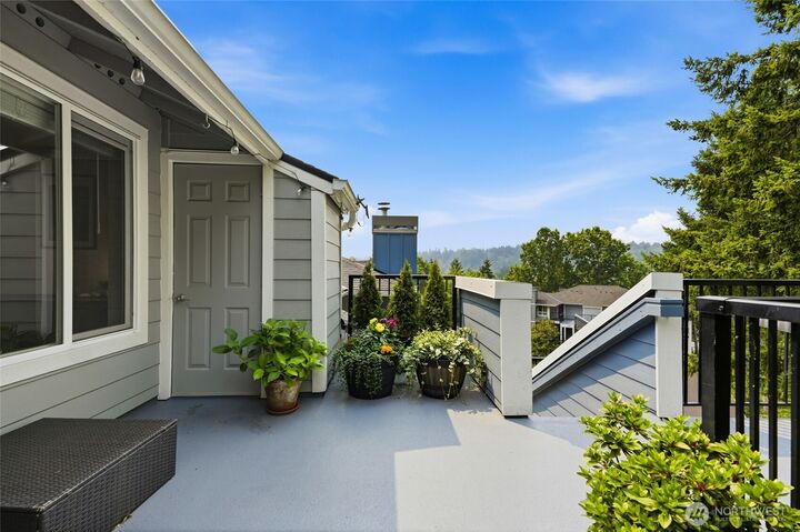 Property Photo:  3903  243rd Place SE N301  WA 98021 