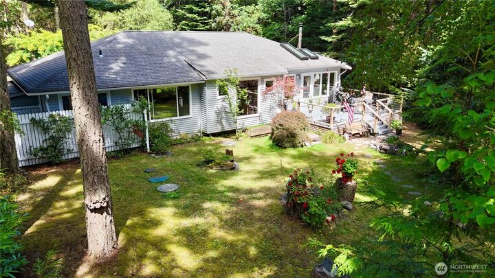 Property Photo:  142  Vista Way  WA 98250 