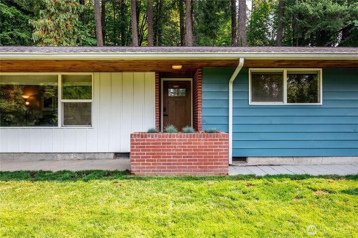 Property Photo: 2315 Lynnwood Drive WA 98632