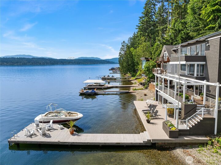 Property Photo: 2240 W Lake Sammamish Pkwy NE WA 98052