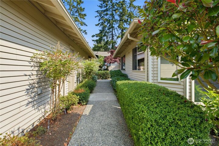 Property Photo:  24913  11th Avenue S  WA 98198 