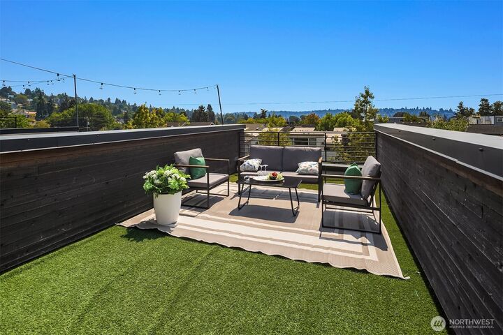 Property Photo: 818 NW 53rd Street B WA 98107
