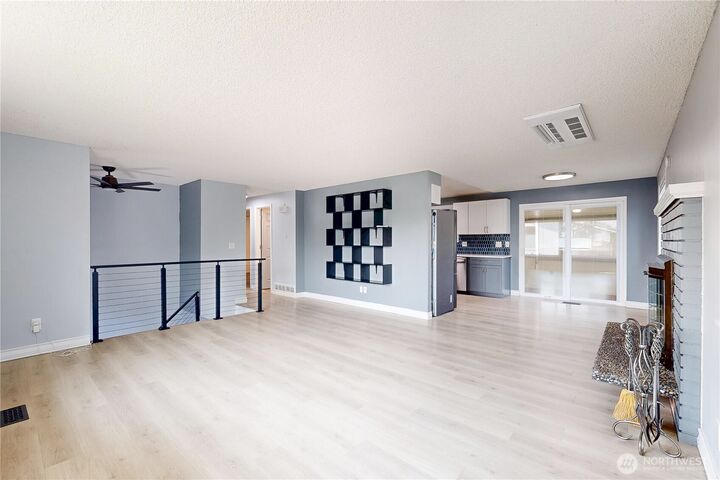 Property Photo: 200 Bandra Drive WA 99362