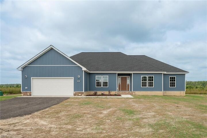Property Photo: 1130 Rountree Cres VA 23437