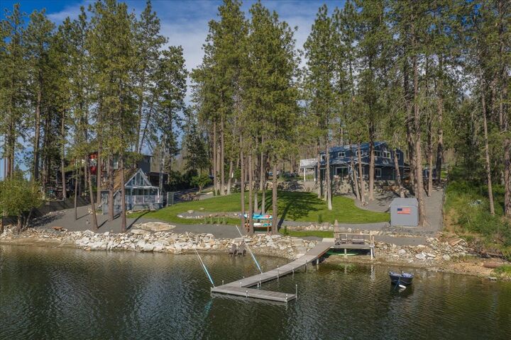 Property Photo: 9510 S Silver Lake Rd WA 99022