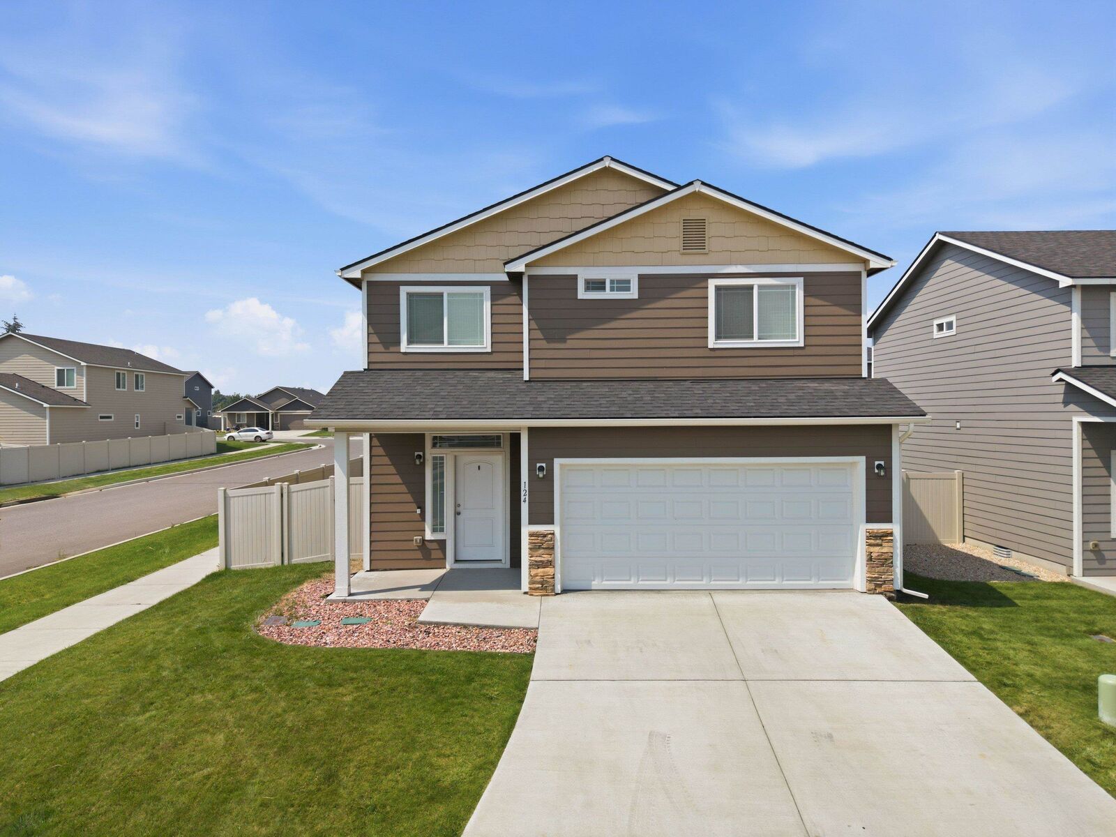 Property Photo: 124 S Glenbrook Ct WA 99016