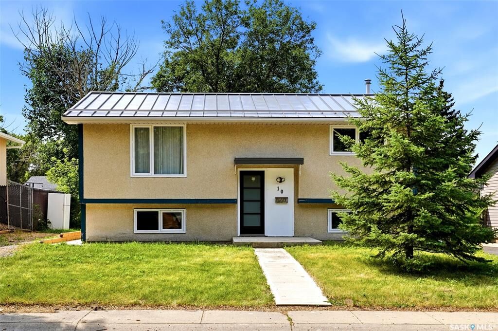Property Photo:  10 Osborne Crescent  SK S4R 5J1 