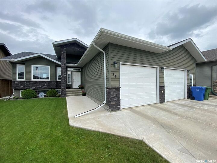 54 Madge Way — photo 1
