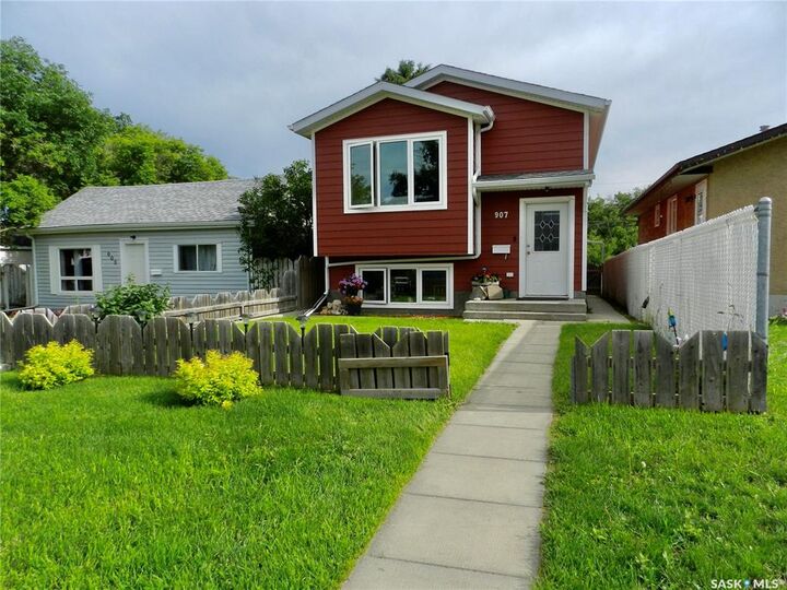 Property Photo: 907 Ominica Street E SK S6H 0J1