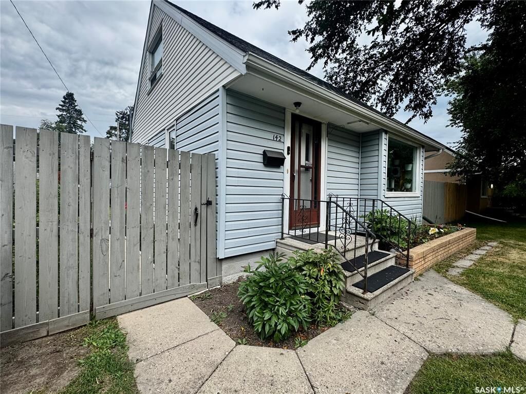 Property Photo: 142 Peaker Avenue SK S3N 1S7