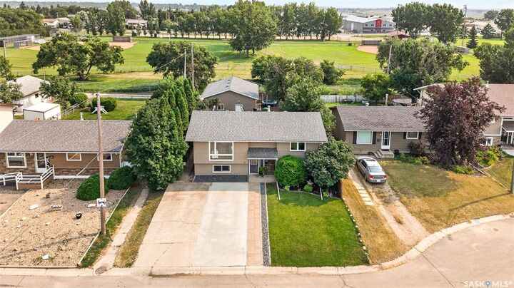 Property Photo: 951 Holdsworth Crescent SK S6H 6T8