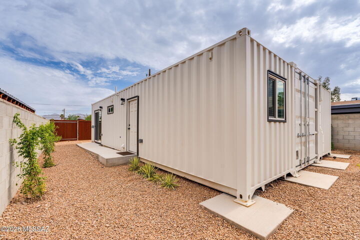 Property Photo:  2524 E Lester Street  AZ 85716 