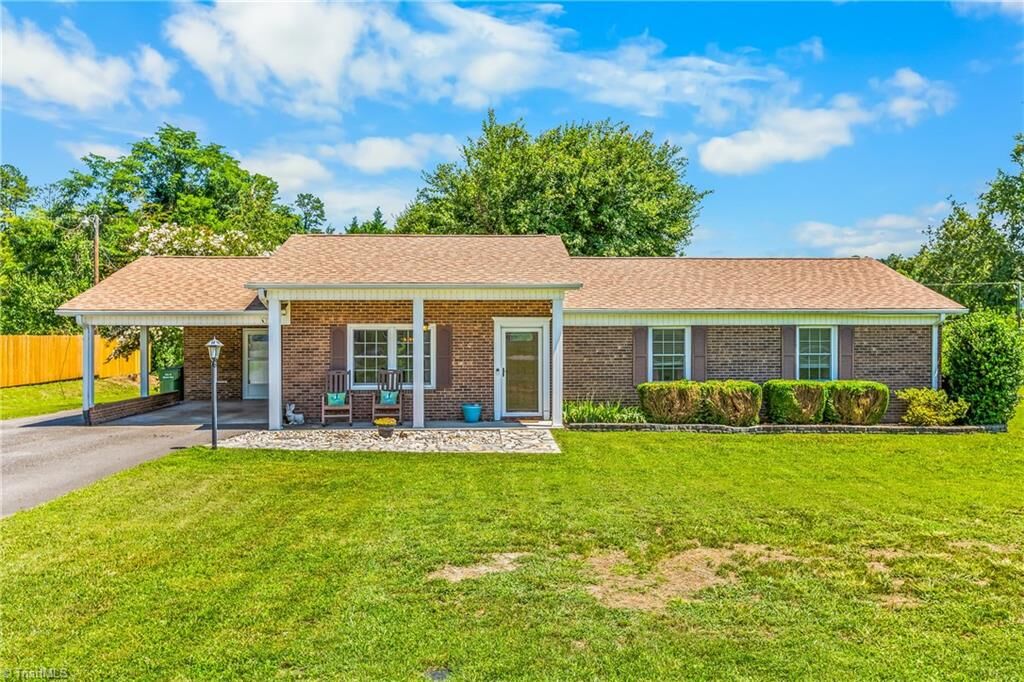 Property Photo: 307 E Devon Drive NC 27030