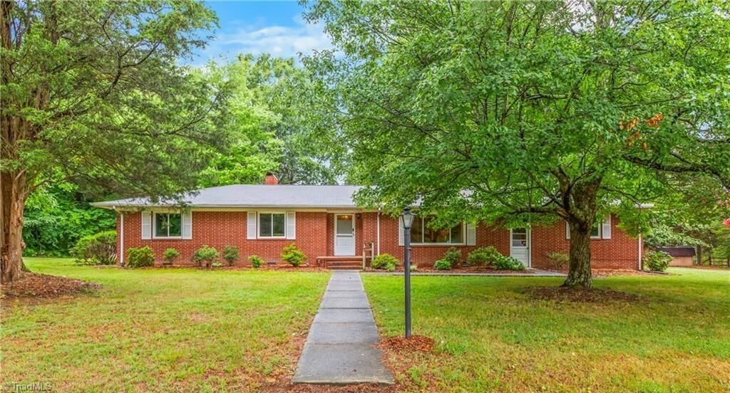 Property Photo: 5228 Weatherly Road NC 27406