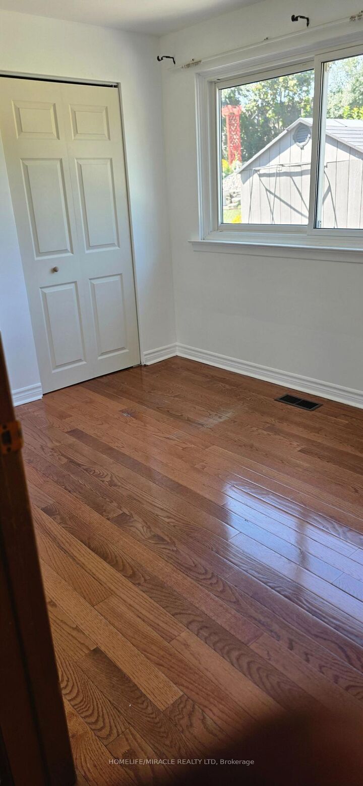 Photo de la propriété:  46 Cavehill Crescent Basement  ON M1R 4P9 