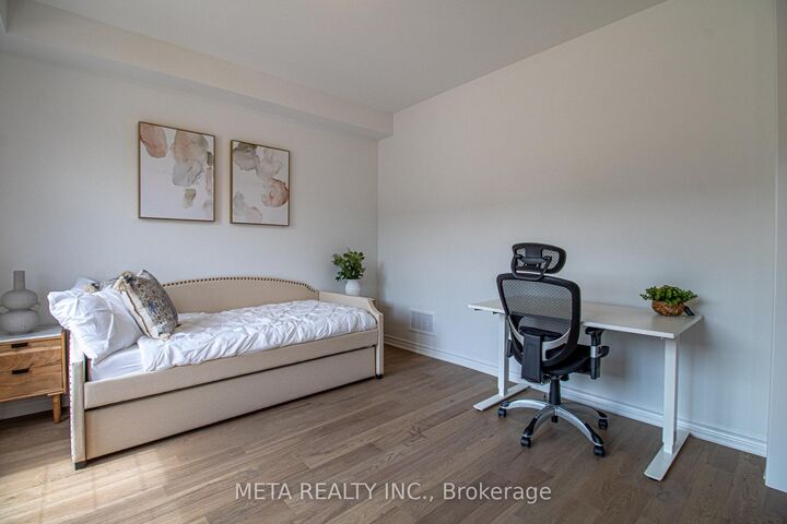 Property Photo: 1359 William Halton Parkway ON L6H 7B3