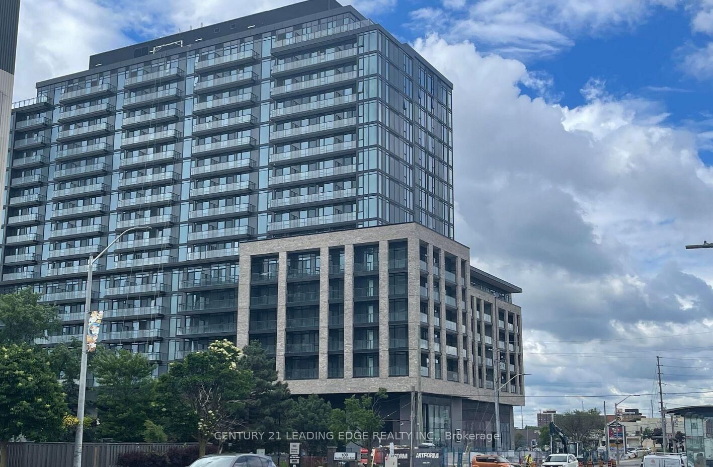 Property Photo: 86 Dundas Street E 1610 ON L5A 1W4