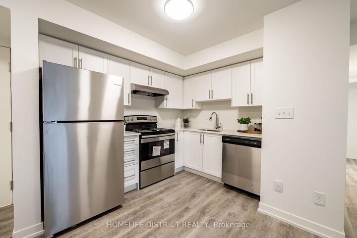 Property Photo: 976 Simcoe Street N 202 ON L1G 4W4