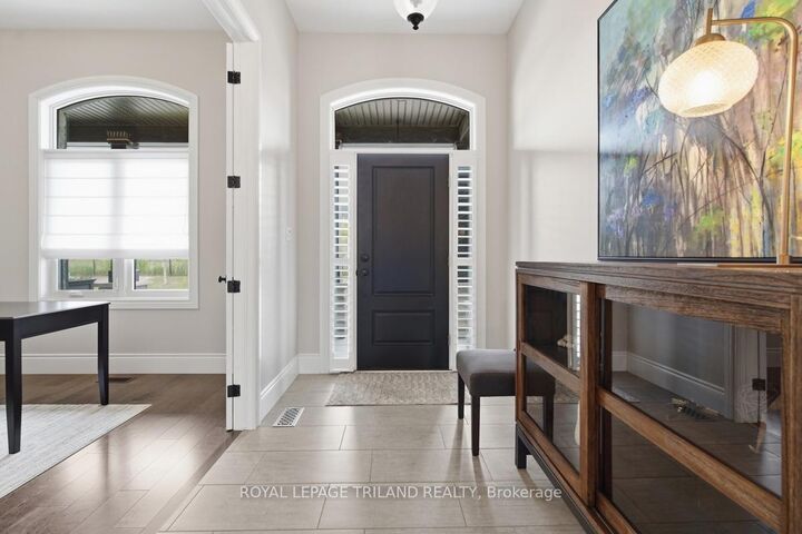 Property Photo: 2215 Callingham Drive 28 ON N6G 0P1