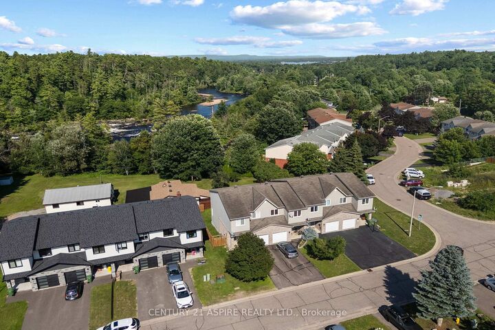 Property Photo:  37 Northbrook Road  ON K8H 3N5 