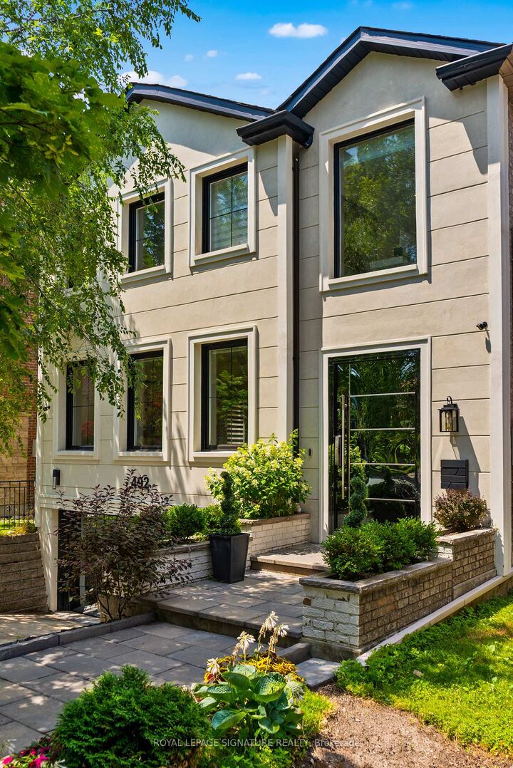 Property Photo: 492 Old Orchard Grove ON M5M 2G5