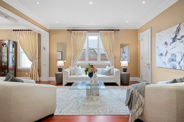 Property Photo: 428 Glengrove Avenue ON M5N 1X2
