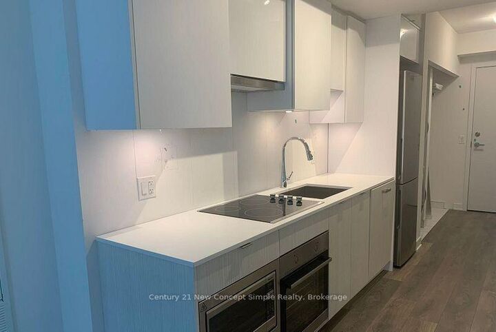Property Photo: 195 Redpath Avenue 2515 ON M4P 0E4