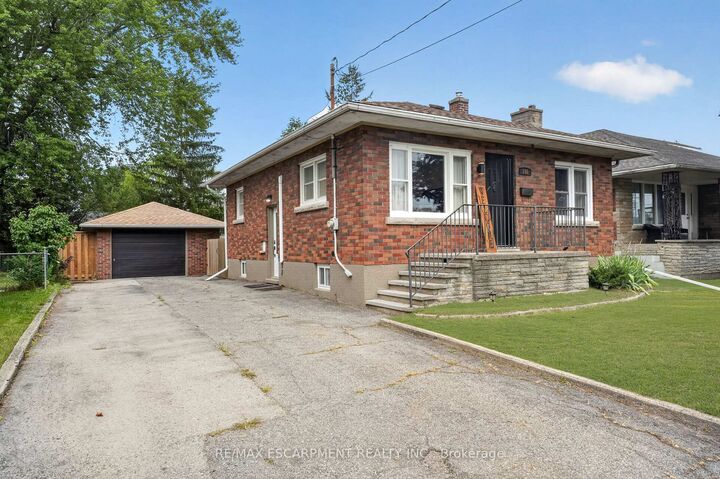 Property Photo: 158 Homewood Avenue ON L3K 5M3