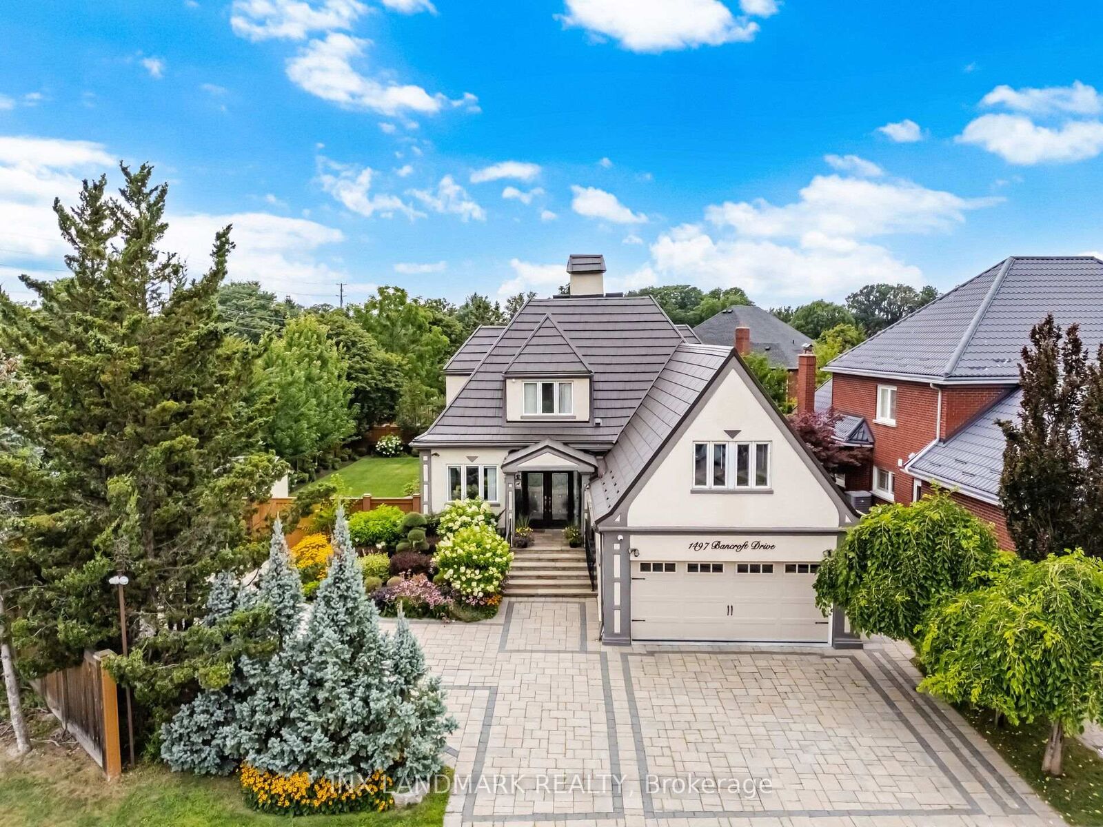 Property Photo:  1497 Bancroft Drive  ON L5V 1M3 