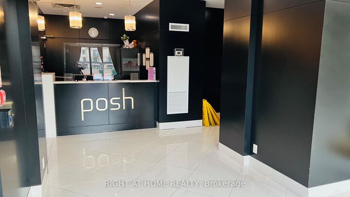 Property Photo: 520 Steels Avenue W 1108 ON L4J 0H2