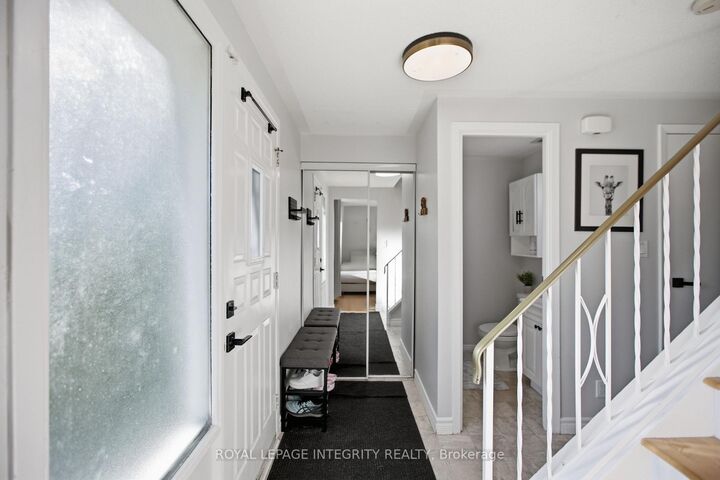 Photo de la propriété: 1544K Beaverpond Drive ON K1B 3R9