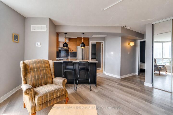 Photo de la propriété: 801 King Street W 1113 ON M5V 3C9